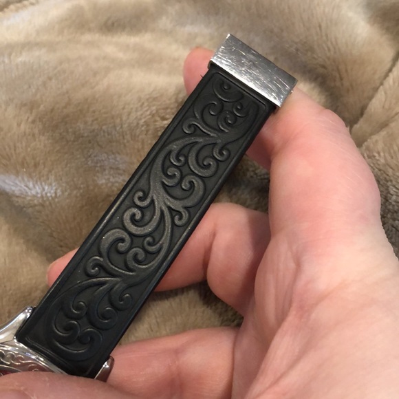 LOIS HILL Round Hot Pink Scroll Face Watch Filigree Rubber Band Sapphire Crystal - Picture 14 of 17